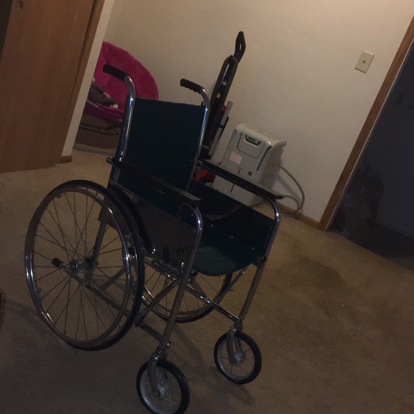 Wheel Chair - Picture 1 of 1